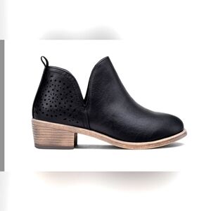 Women's Ankle Low Heels Chunky Cutout Booties+Perforated Western Shoes - Size: 8